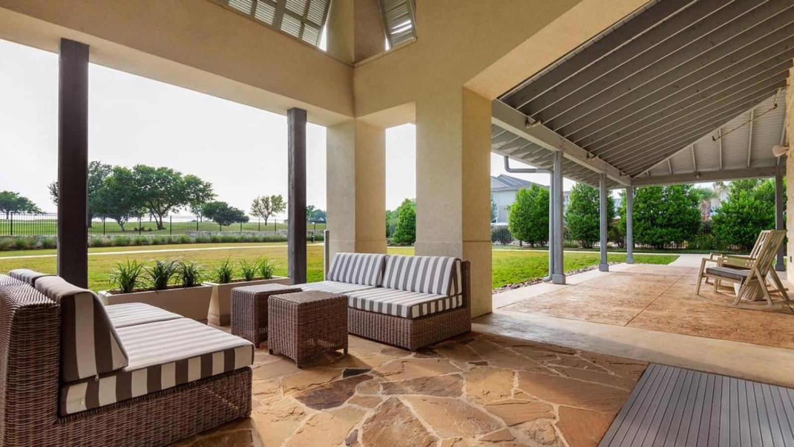 Landing At The Green At Plum Creek - 2 Bedrooms In Kyle Bagian luar foto